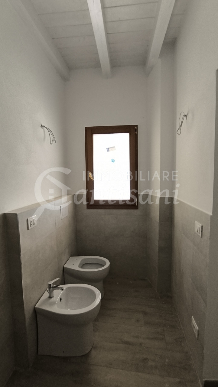 Appartamento Quadrilocale Ristrutturato con Giardino Esclusivo a Vicchio