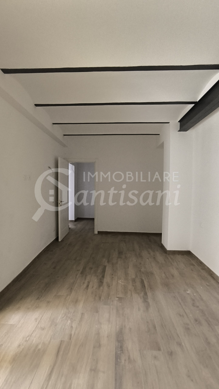 Appartamento Quadrilocale Ristrutturato con Giardino Esclusivo a Vicchio