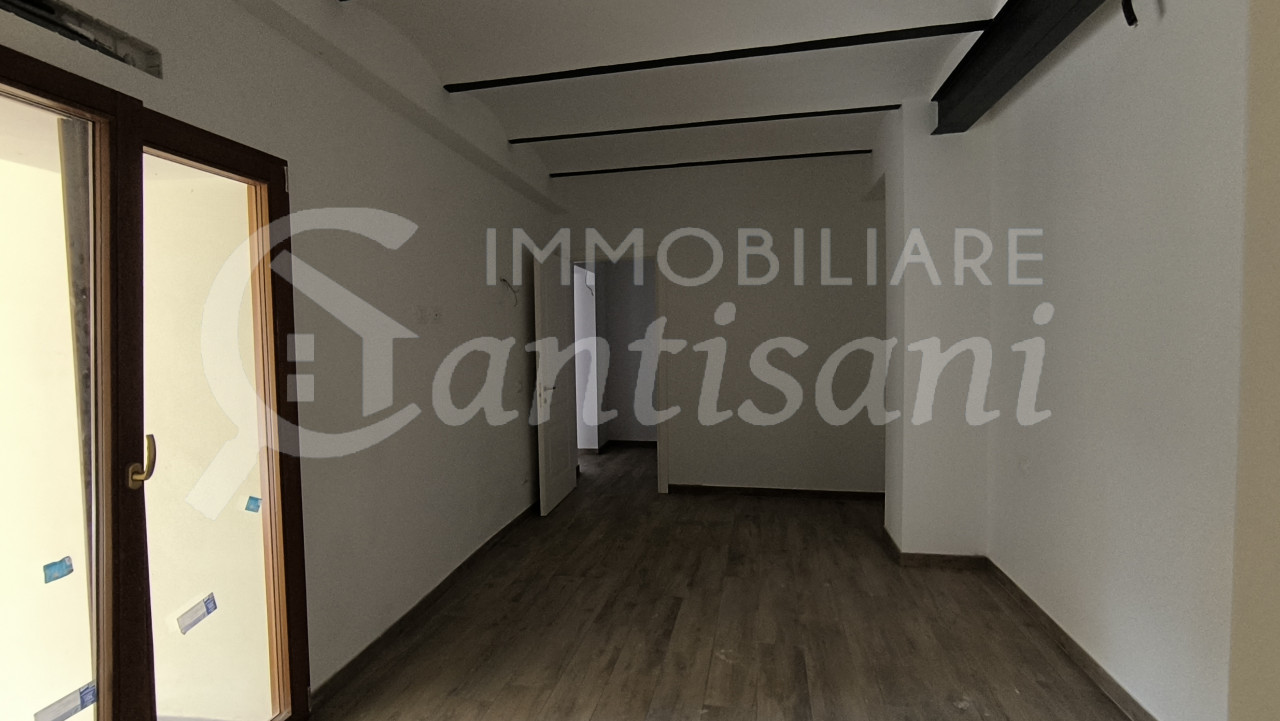 Appartamento Quadrilocale Ristrutturato con Giardino Esclusivo a Vicchio