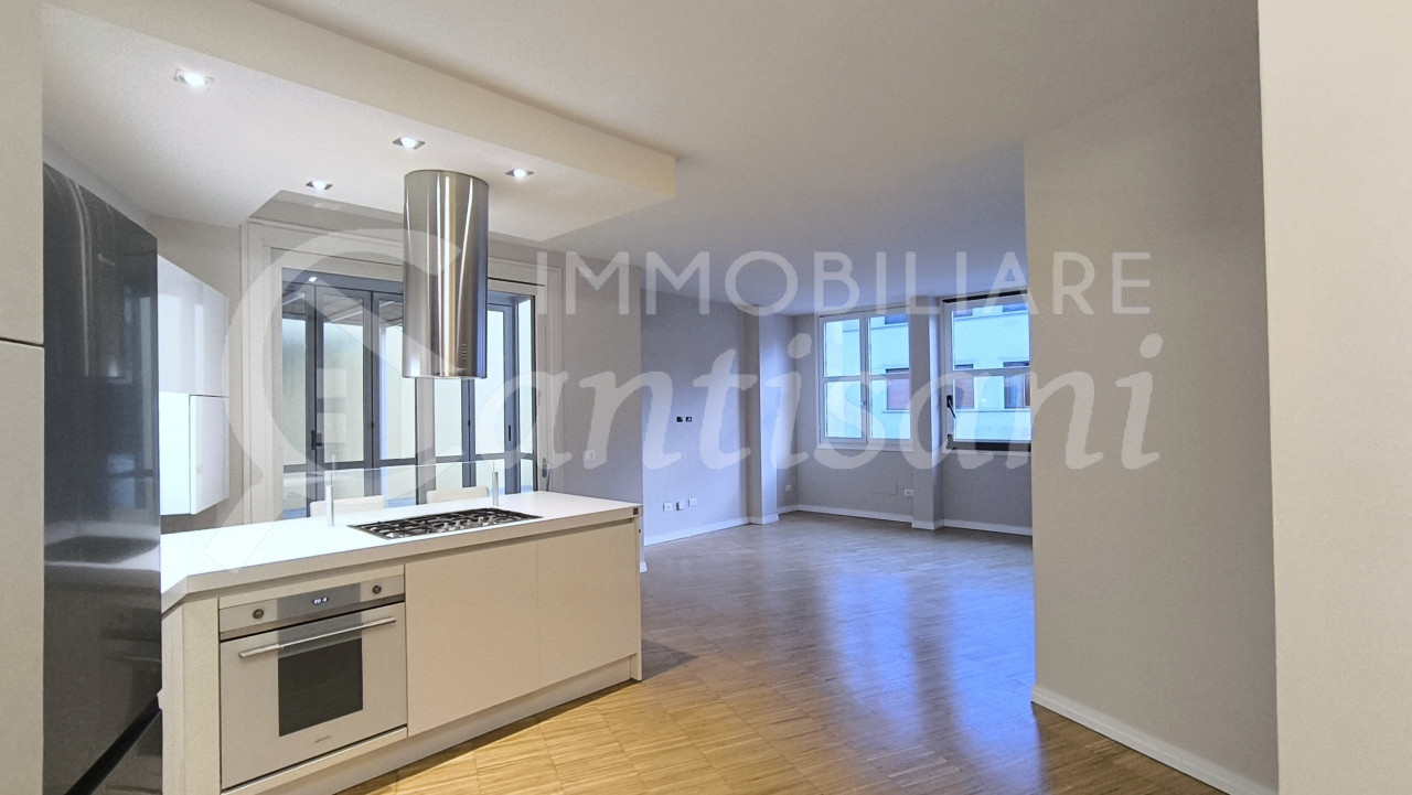 Appartamento in affitto via Fabbroni.