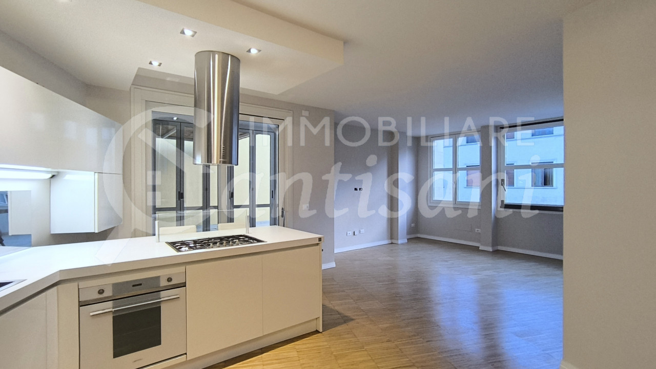 Appartamento in affitto via Fabbroni.