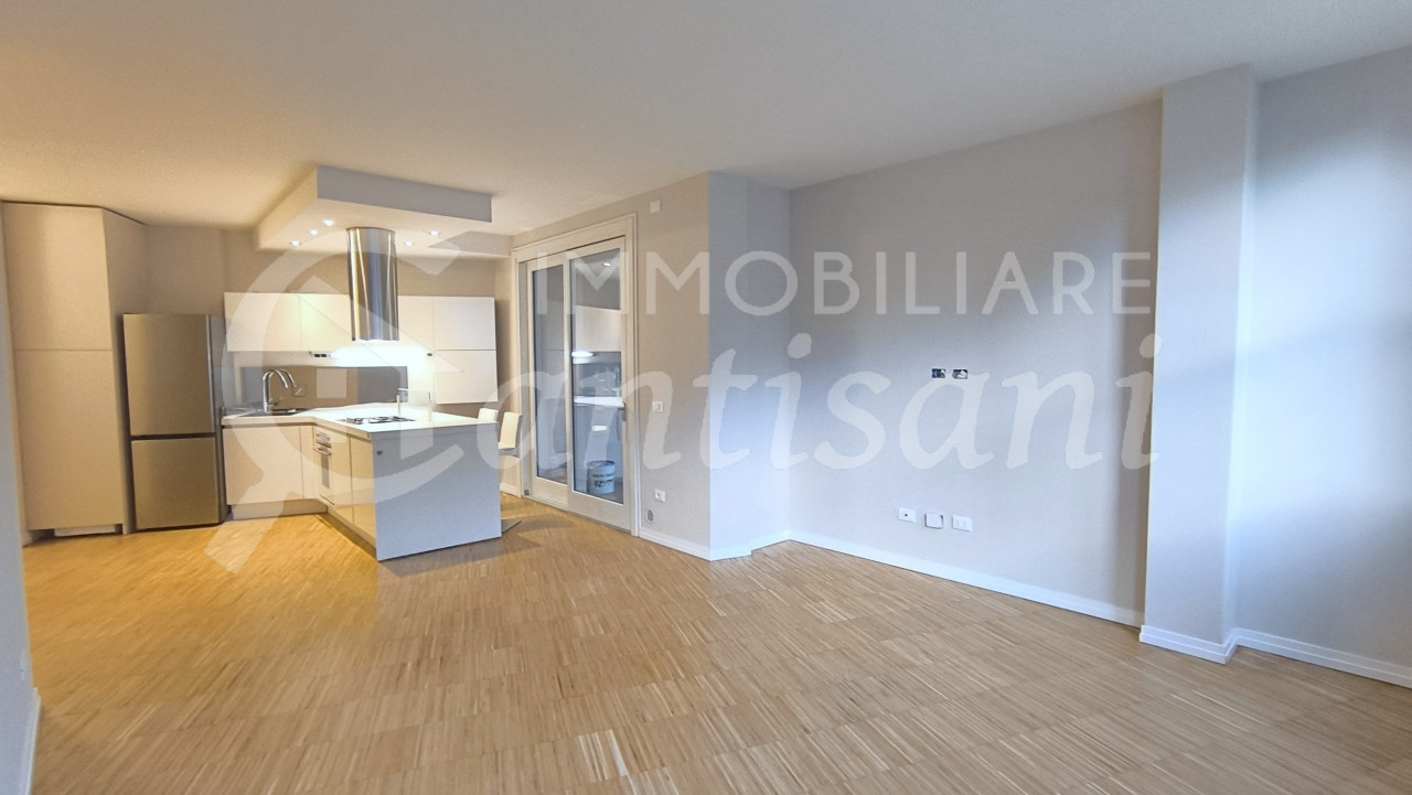 Appartamento in affitto via Fabbroni.