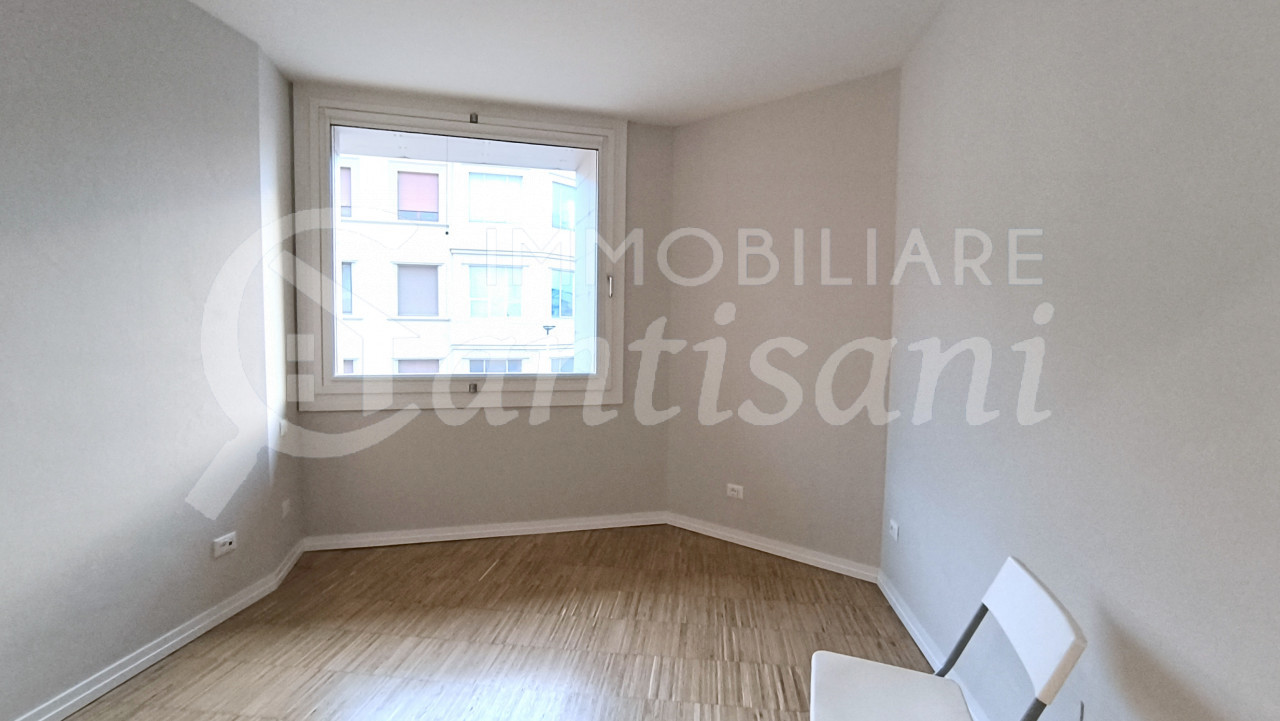 Appartamento in affitto via Fabbroni.