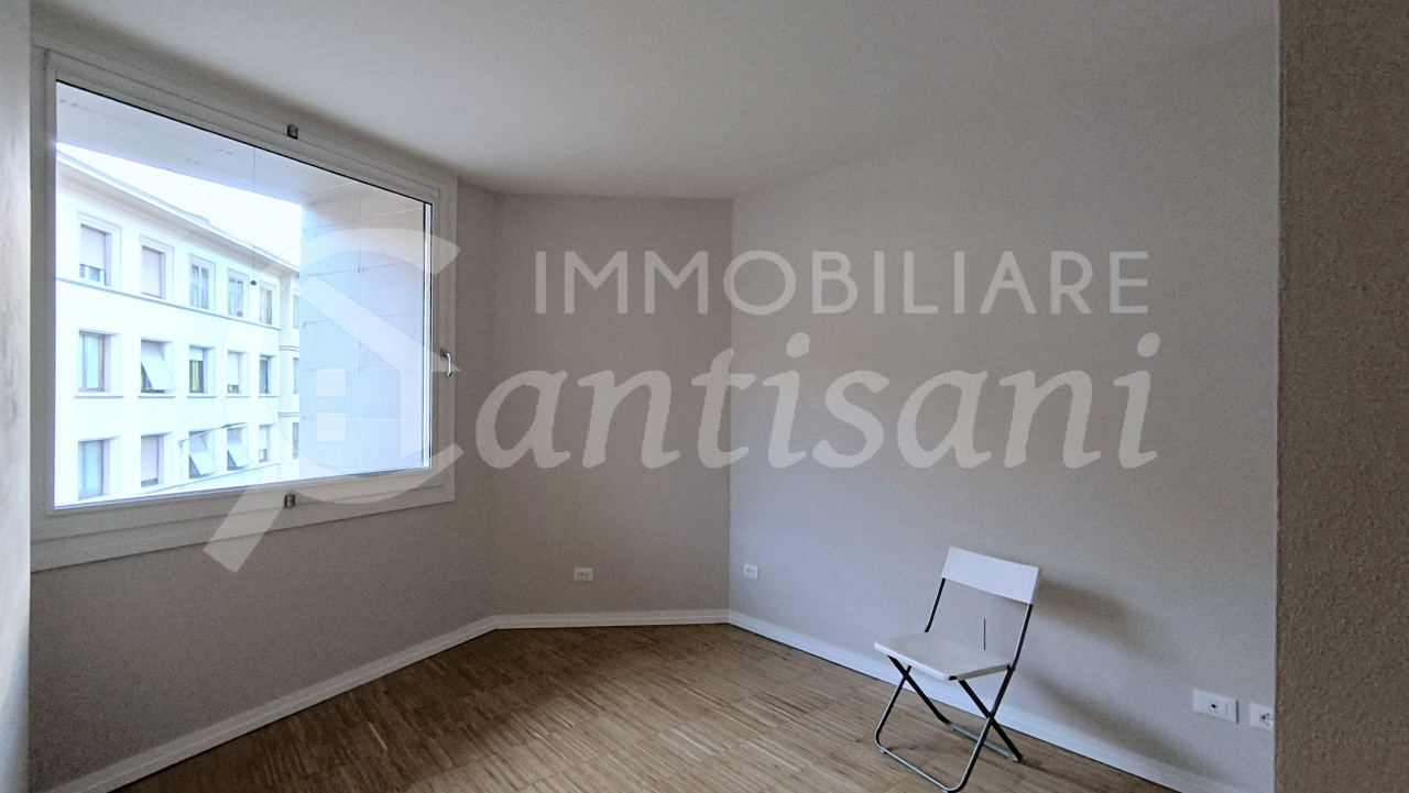 Appartamento in affitto via Fabbroni.