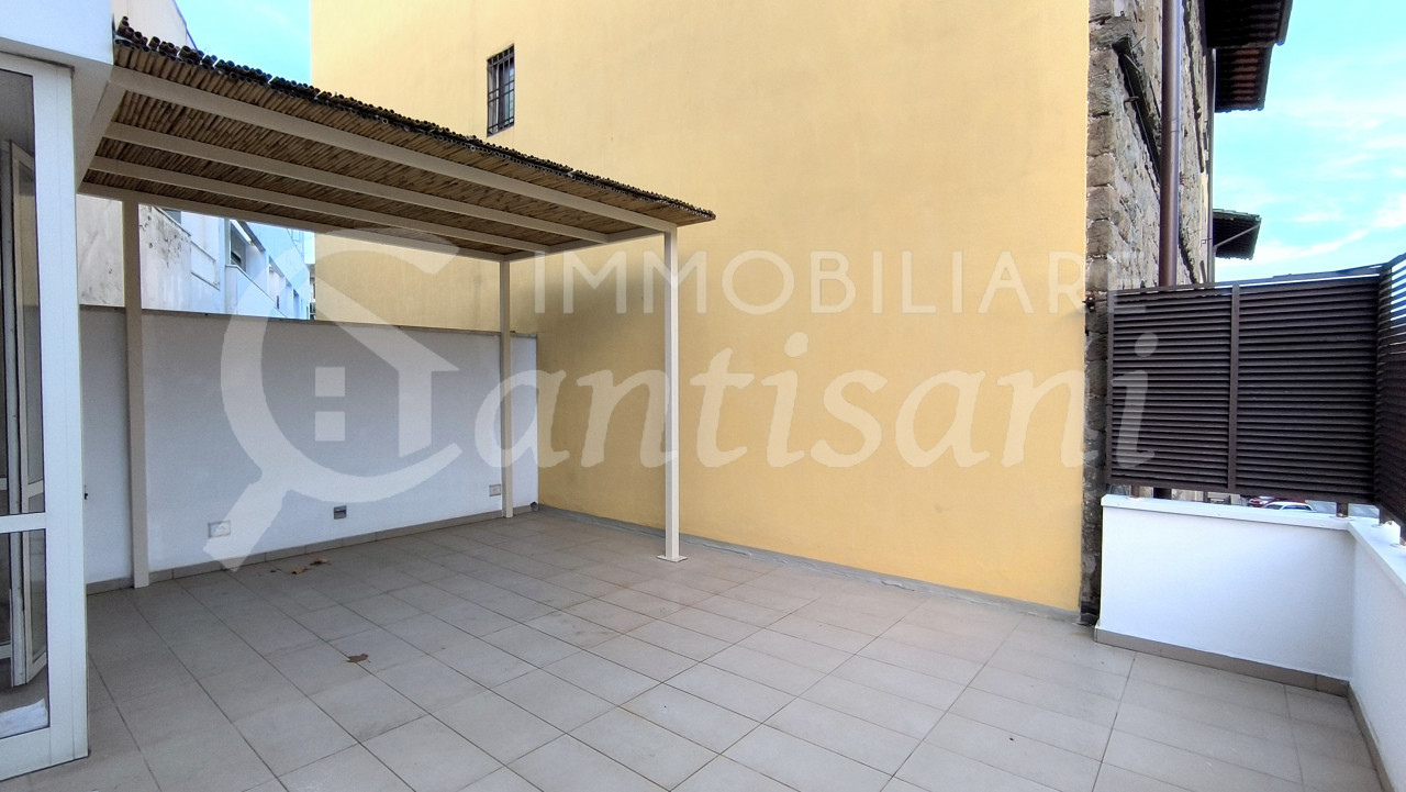 Appartamento in affitto via Fabbroni.