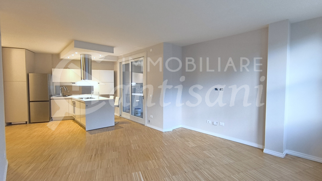 Appartamento in affitto via Fabbroni.