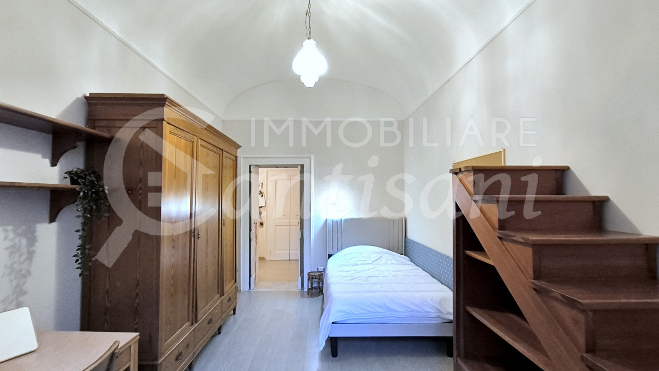 Stanza con bagno privato in affitto Lungarno Vespucci Firenze