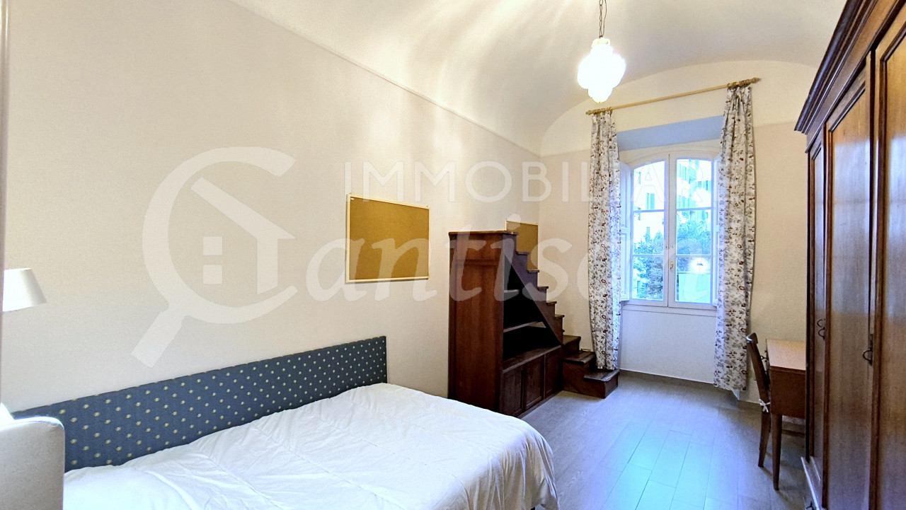 Stanza con bagno privato in affitto Lungarno Vespucci Firenze