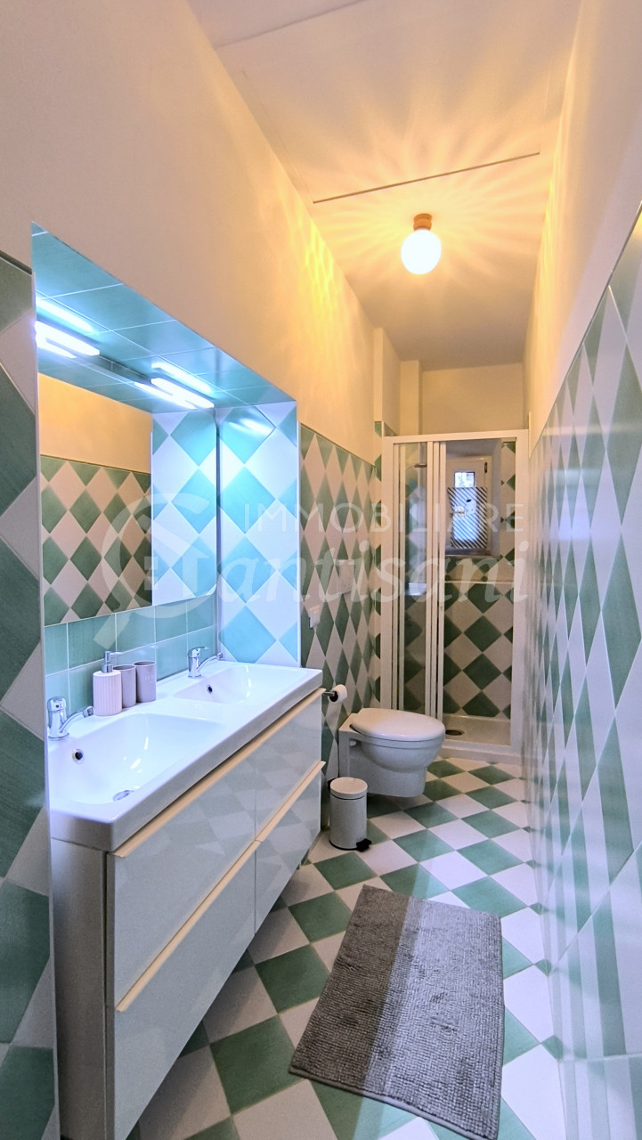 Stanza con bagno privato in affitto Lungarno Vespucci Firenze