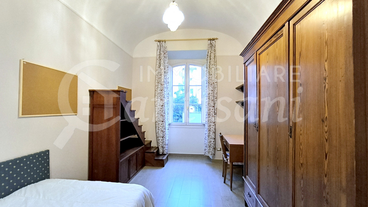 Stanza con bagno privato in affitto Lungarno Vespucci Firenze