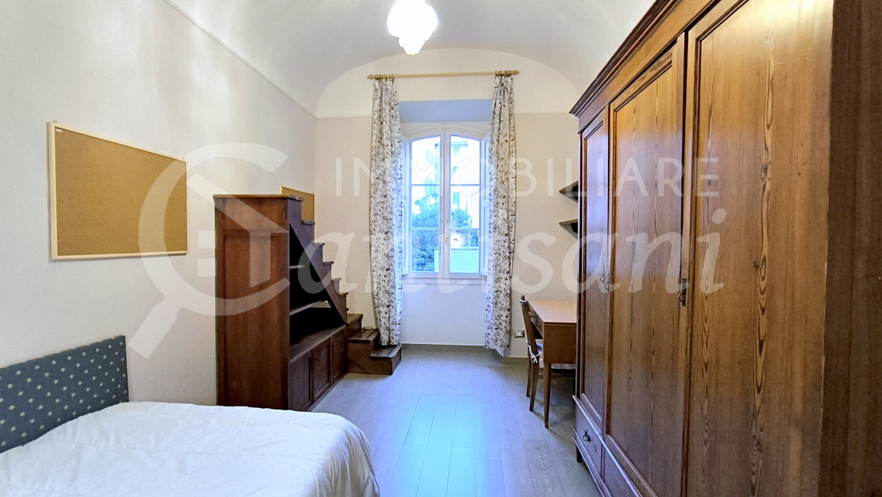 Stanza con bagno privato in affitto Lungarno Vespucci Firenze