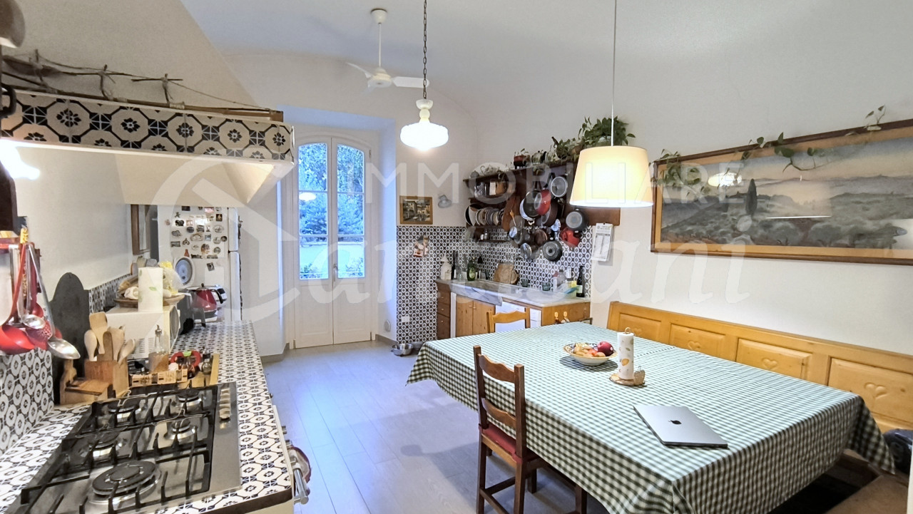 Stanza con bagno privato in affitto Lungarno Vespucci Firenze