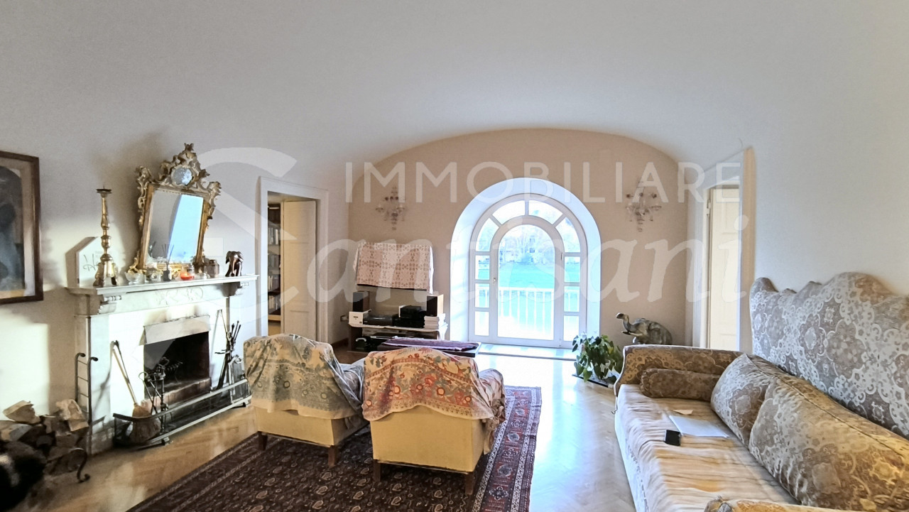 Stanza con bagno privato in affitto Lungarno Vespucci Firenze