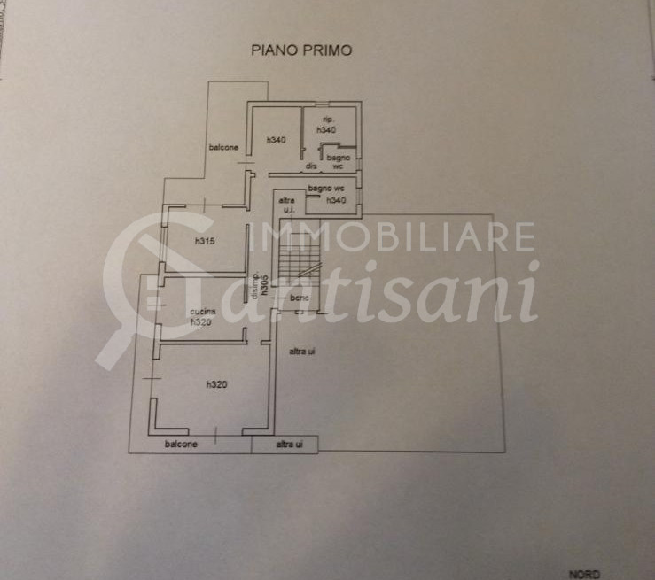 Splendido quadrilocale con terrazza, posto auto e moto in Via Massaia, Firenze